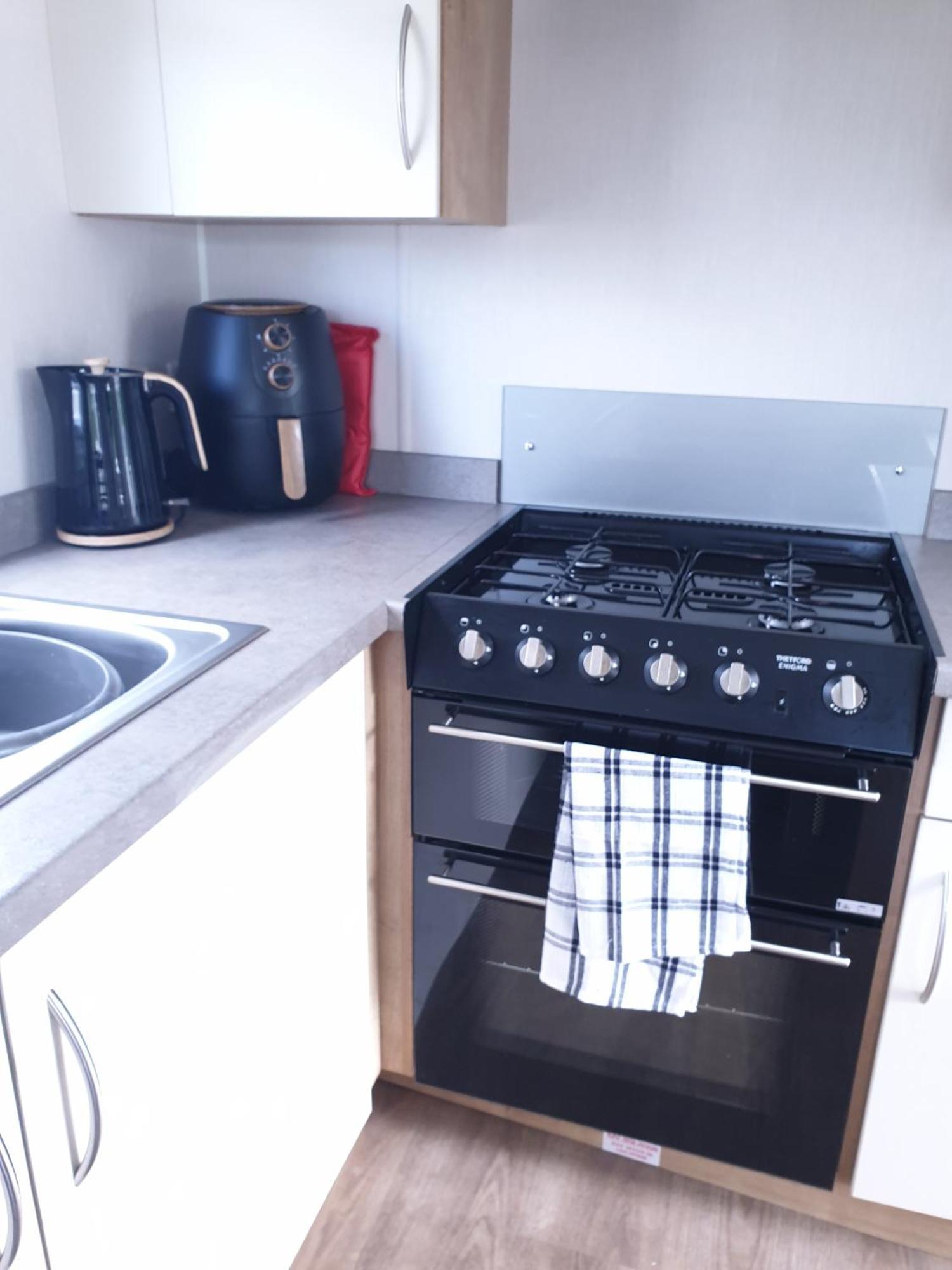 16 Anglers Acre Luxury Hot Tub Break Tattershall Lakes 외부 사진